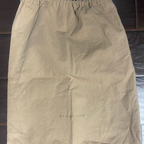 Burberry Hobo! 100% Authentic - Picture 5 of 5